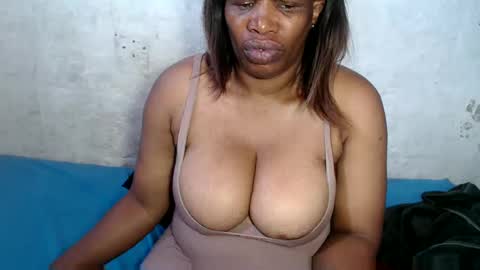 yummytittsxx online show from January 4, 7:55 am