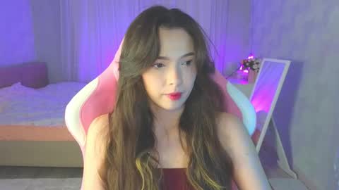 Snapshot of yuna_sunshy chatting on November 21, 12:43 am Yuna online show from November 21, 12:43 am