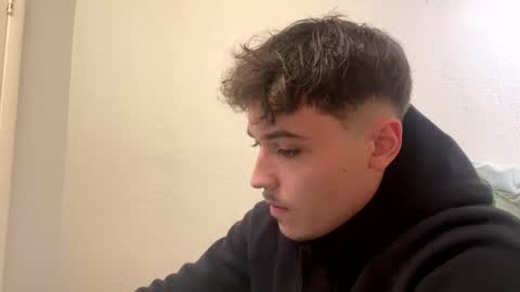 yungstudbev online show from December 14, 11:34 pm