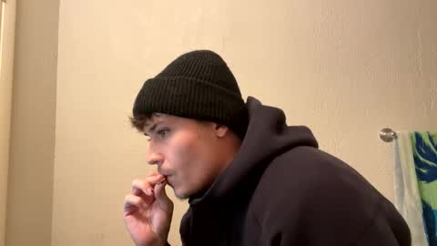 yungstudbev online show from December 22, 11:20 pm