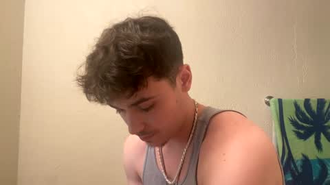 yungstudbev online show from December 29, 4:27 am