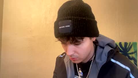 yungstudbev online show from January 20, 1:21 pm