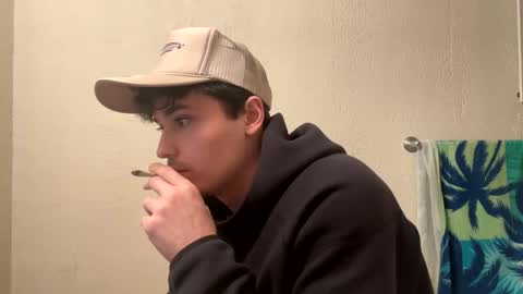 yungstudbev online show from February 14, 3:33 am