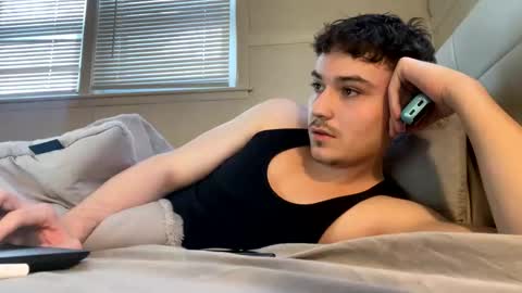 yungstudbev online show from February 25, 9:24 pm