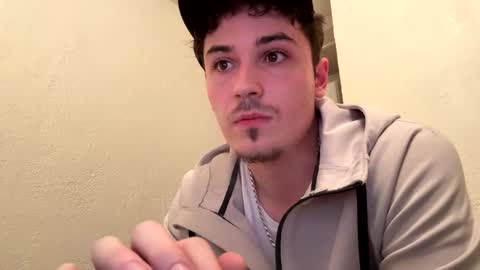 yungstudbev online show from September 23, 3:42 am