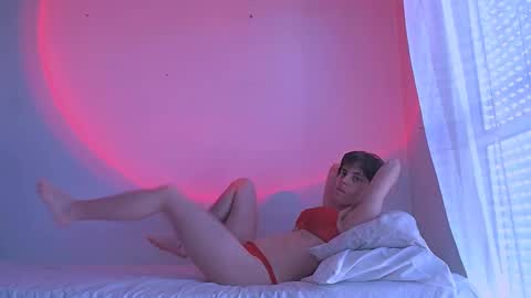 Yuyu online show from December 3, 8:50 pm