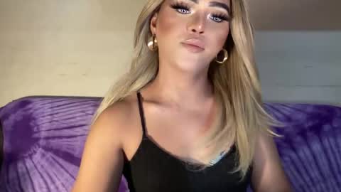 Miss Cali online show from January 12, 7:31 pm