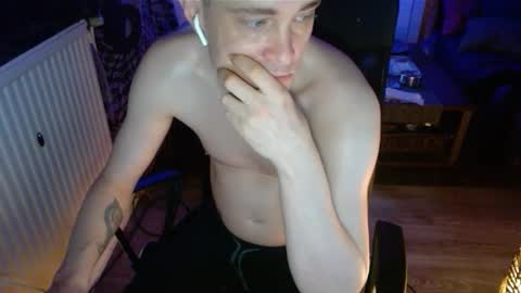   online show from November 8, 11:21 am