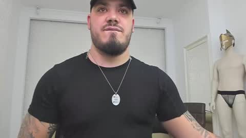 Snapshot of zackconnorsx chatting on December 28, 12:47 am Zack online show from December 28, 12:47 am