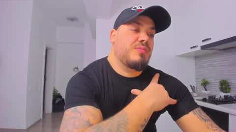 Snapshot of zackconnorsx chatting on February 5, 1:47 am Zack online show from February 5, 1:47 am