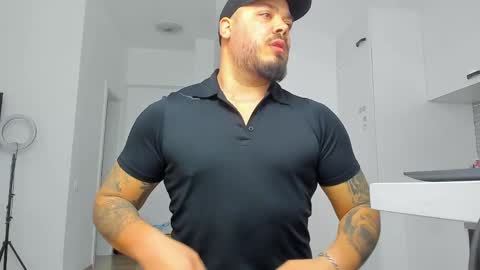 Snapshot of zackconnorsx chatting on March 10, 8:34 pm Zack online show from March 10, 8:34 pm