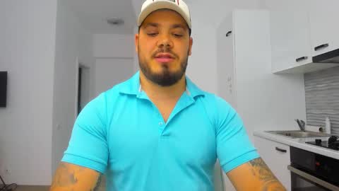 Snapshot of zackconnorsx chatting on October 18, 9:15 pm Zack online show from October 18, 9:15 pm