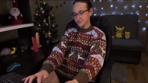 Snapshot of zackstivensen chatting on December 30, 11:28 pm Zachary next stream on monday online show from December 30, 11:28 pm