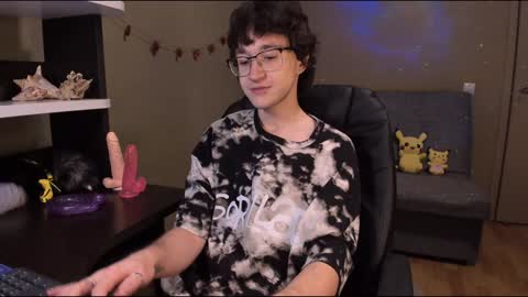 Snapshot of zackstivensen chatting on January 24, 12:09 am Zachary next stream on monday online show from January 24, 12:09 am