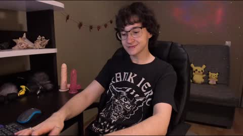 Snapshot of zackstivensen chatting on February 8, 12:06 am Zachary next stream on monday online show from February 8, 12:06 am