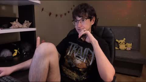 Snapshot of zackstivensen chatting on February 9, 10:00 pm Zachary next stream on monday online show from February 9, 10:00 pm