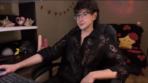 Snapshot of zackstivensen chatting on February 14, 11:31 pm Zachary next stream on monday online show from February 14, 11:31 pm