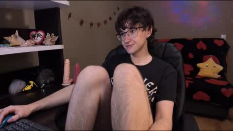 Snapshot of zackstivensen chatting on February 21, 11:43 pm Zachary next stream on monday online show from February 21, 11:43 pm