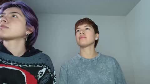 Snapshot of zafira_raven chatting on November 3, 7:04 pm zafira_raven online show from November 3, 7:04 pm