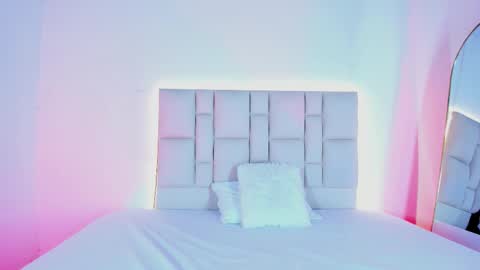 Zafiro Brown online show from October 24, 9:06 am