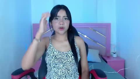 Snapshot of zaira_angel chatting on February 7, 7:17 pm Zaira Angel online show from February 7, 7:17 pm