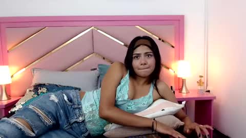Snapshot of zaira_angel chatting on March 3, 8:21 pm Zaira Angel online show from March 3, 8:21 pm
