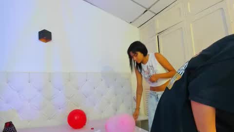 Snapshot of zaira_angel chatting on November 12, 4:24 am Zaira Angel online show from November 12, 4:24 am