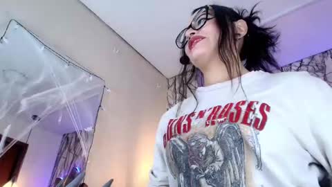   online show from October 16, 7:04 pm