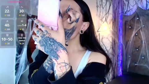   online show from October 20, 6:52 pm