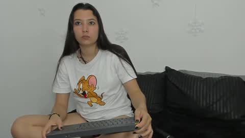 Snapshot of zammii69 chatting on December 8, 8:15 pm zammii69 online show from December 8, 8:15 pm