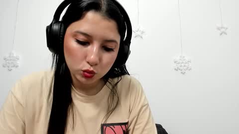 Snapshot of zammii69 chatting on December 15, 8:35 pm zammii69 online show from December 15, 8:35 pm