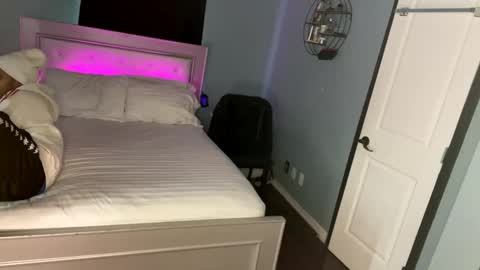 Snapshot of zamoraedii1994 chatting on December 8, 8:47 pm Edii online show from December 8, 8:47 pm