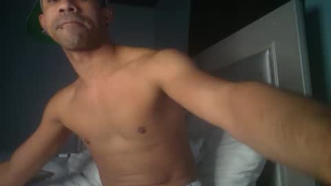 Snapshot of zamoraedii1994 chatting on December 13, 12:20 am Edii online show from December 13, 12:20 am