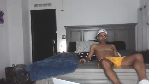 Snapshot of zamoraedii1994 chatting on December 17, 1:39 am Edii online show from December 17, 1:39 am