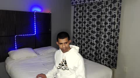 Snapshot of zamoraedii1994 chatting on January 4, 1:21 am Edii online show from January 4, 1:21 am