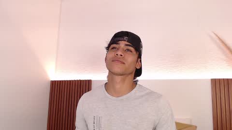 Zander online show from December 5, 6:11 pm