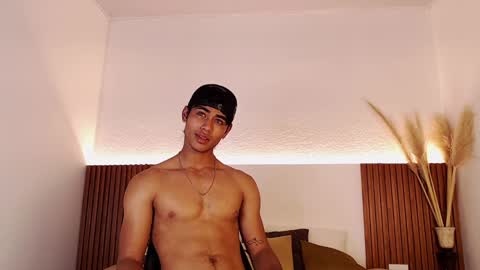 Zander online show from December 14, 4:52 pm