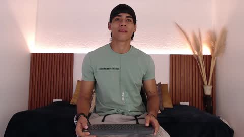 Zander online show from December 21, 2:26 pm