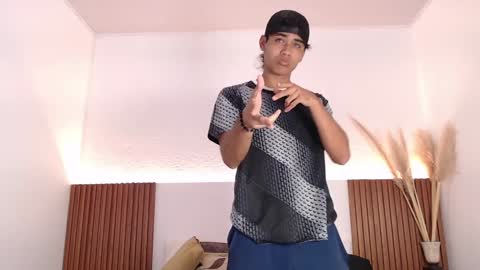 Zander online show from December 22, 6:04 pm