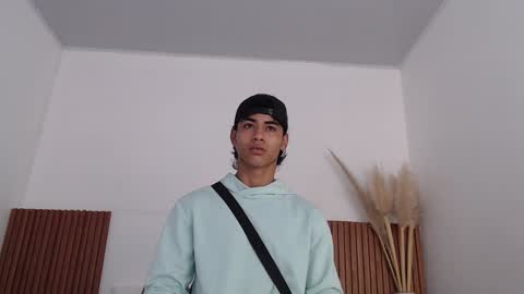 Zander online show from January 5, 1:04 pm