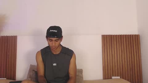 Zander online show from March 12, 5:17 pm