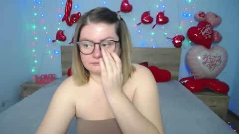 zannadreil online show from February 10, 6:45 pm