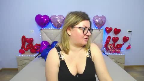 zannadreil online show from March 4, 7:11 pm