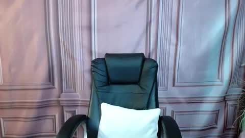 zannadreil online show from September 20, 6:53 pm