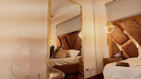 Snapshot of zarah_andrews chatting on September 16, 12:06 pm Zarah Andrews online show from September 16, 12:06 pm