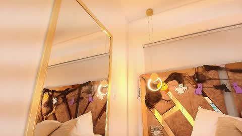 Snapshot of zarah_andrews chatting on October 6, 11:51 am Zarah Andrews online show from October 6, 11:51 am