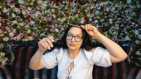 Zarifa online show from October 15, 12:05 pm