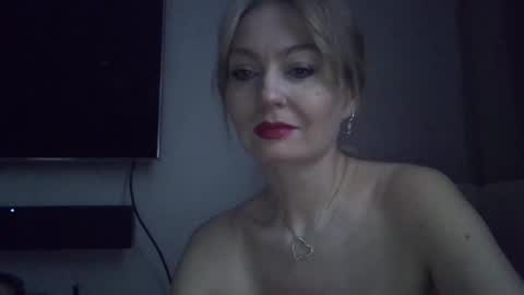 Snapshot of zarinaswift chatting on January 13, 4:18 am Zarina Swift online show from January 13, 4:18 am