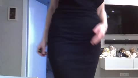 Snapshot of zarinaswift chatting on October 25, 10:34 am Zarina Swift online show from October 25, 10:34 am