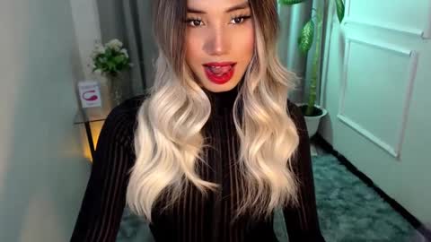 zelainalovetocum online show from January 18, 12:47 pm